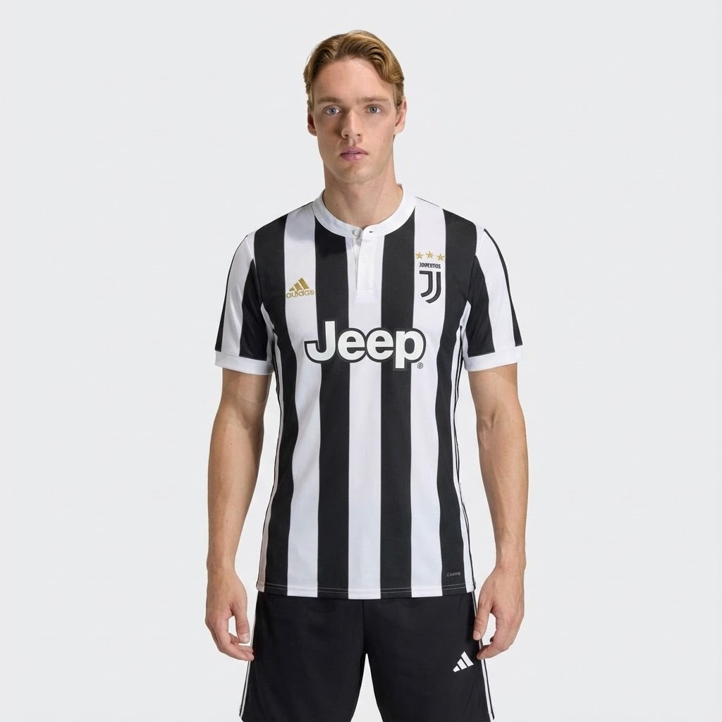 Camisa Retrô Juventus 2017/18 I