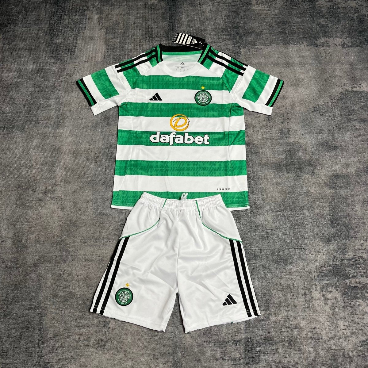 Conjunto Infantil Celtic 2025/26
