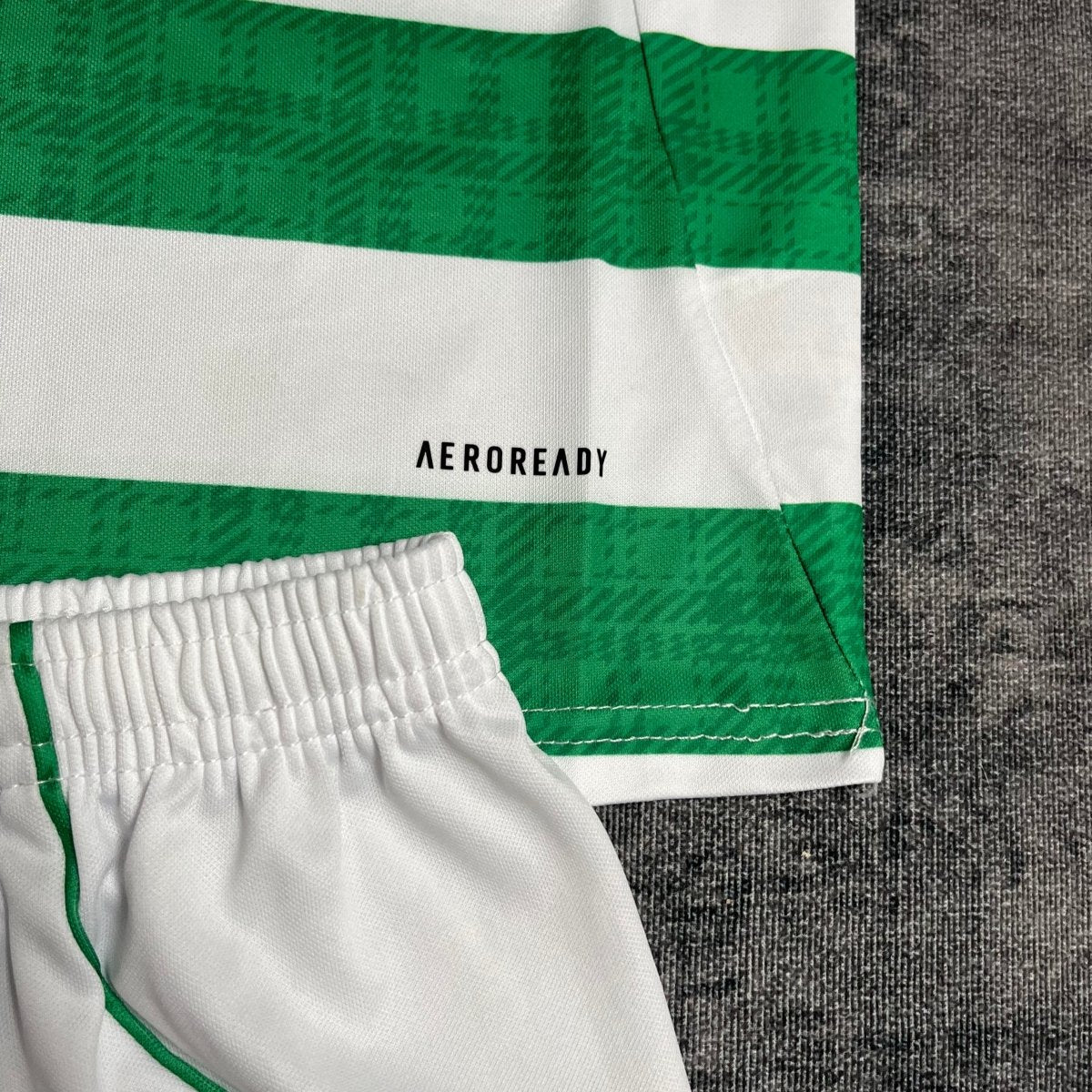 Conjunto Infantil Celtic 2025/26