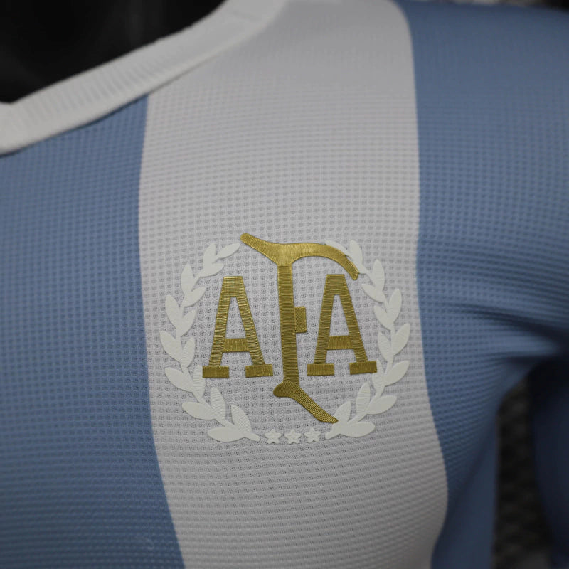 Camisa Seleção Argentina Edição Comemorativa 25/26 manga longa - Jogador Adidas Masculina - Branca com listras em azul