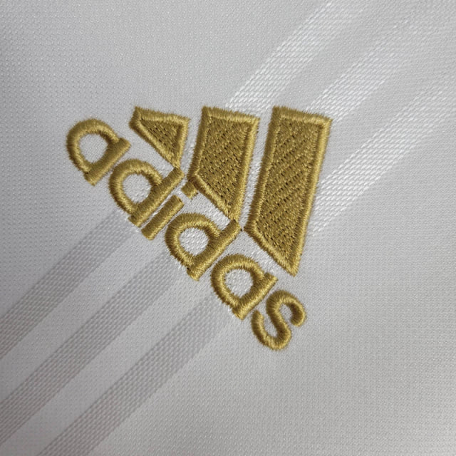 Camisa Retrô Real Madrid Treino 2019/2020 manga longa - Adidas Masculina - Branca com detalhes em azul e dourado