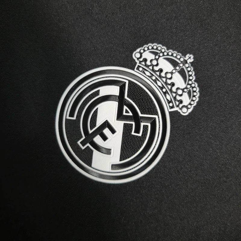 Camisa Retrô Real Madrid II 2016/2017 manga longa - Adidas Masculina - Preta com detalhes em roxo