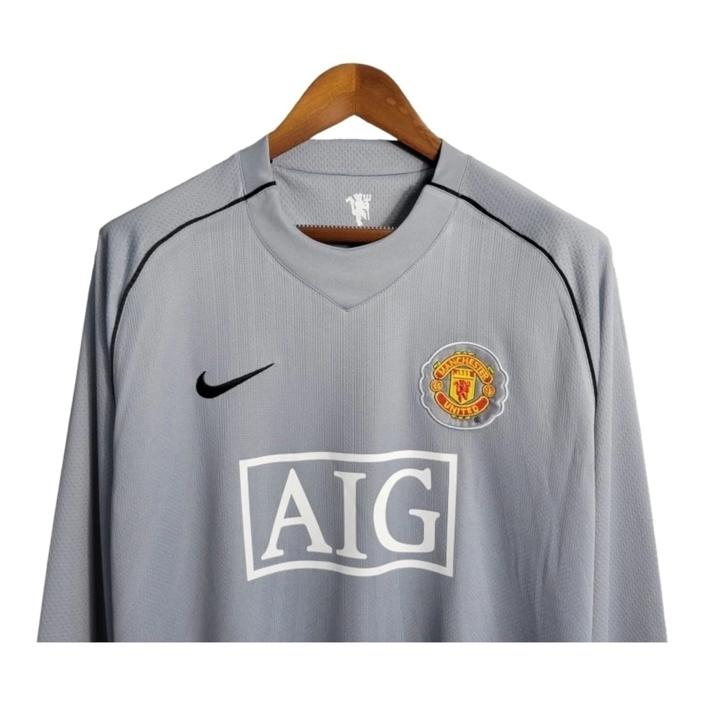 Camisa Retrô Manchester United Goleiro 2007/2008 manga longa - Masculina Nike - Cinza com detalhes em preto