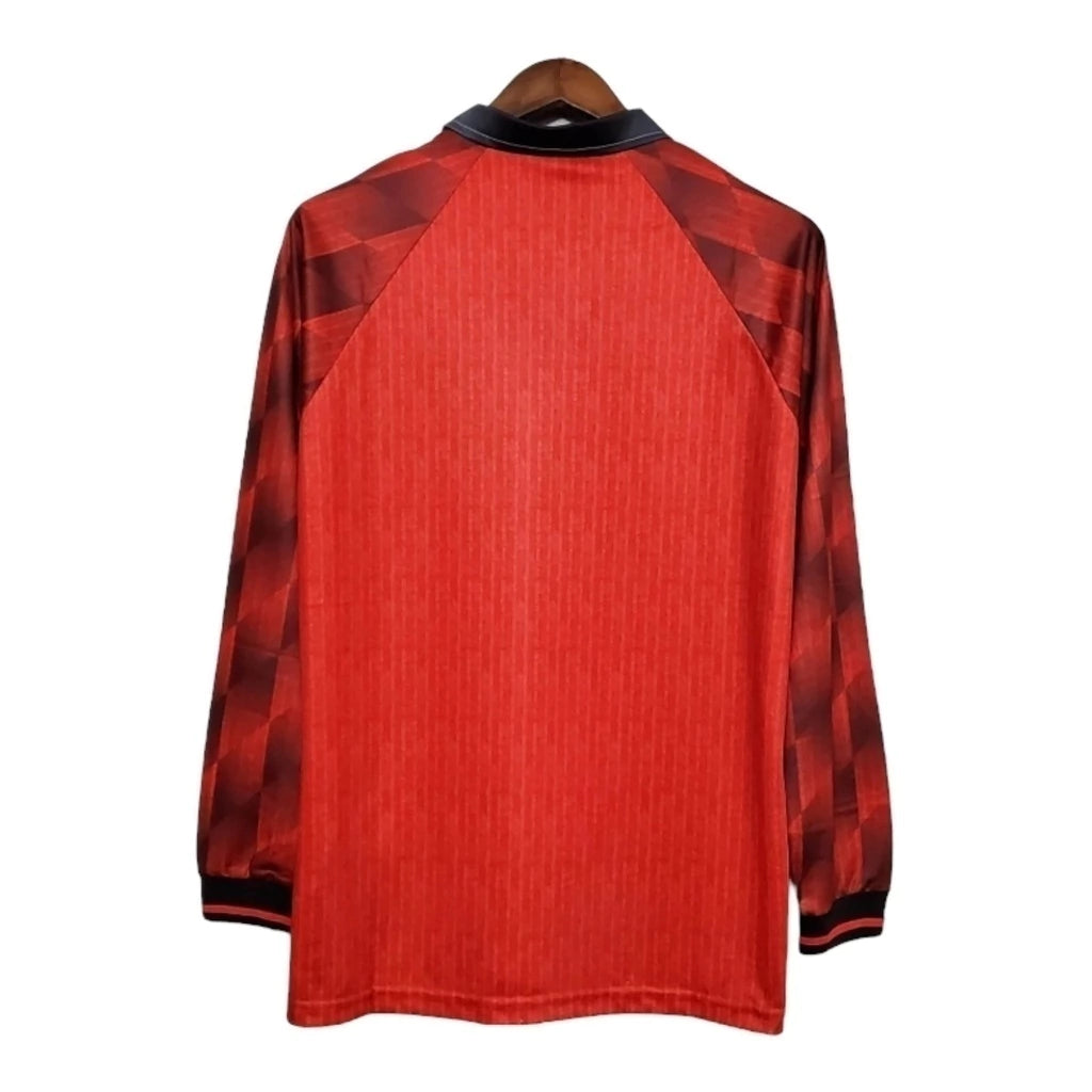 Camisa Retrô Manchester United I 1996 manga longa - Masculina Nike - Vermelha com detalhes em preto