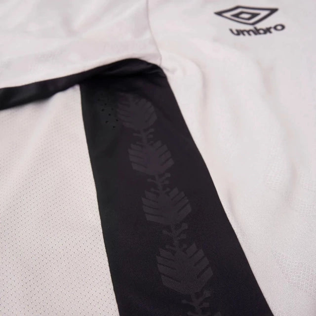 Camisa Athletico Paranaense II 25/26 - Torcedor Umbro Feminina - Branca com detalhes em preto