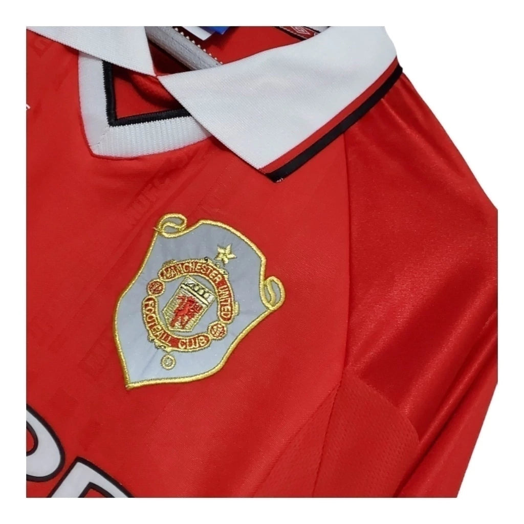Camisa Retrô Manchester United I 1999/2000 manga longa - Masculina Umbro - Vermelha com detalhes em branco