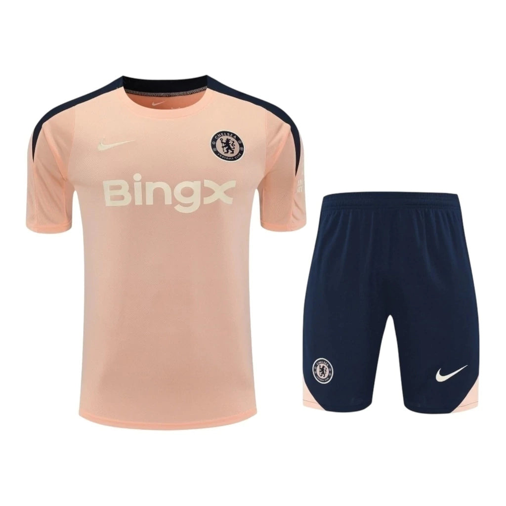 Kit Treino adulto - Camisa e Shorts - Chelsea Nike 25/26 - Salmão com detalhes em azul