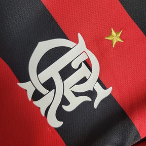 Camisa Retrô Flamengo I 2009 manga longa - Nike Masculina - Vermelha e preta com detalhes em branco e dourado