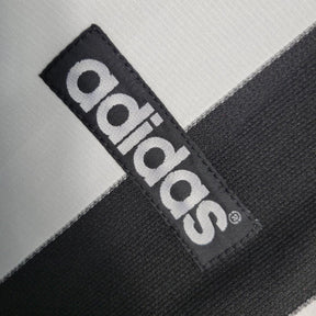 Camisa Retrô Newcastle 1997/1999 manga longa - Masculina Adidas - Branca com listras pretas e detalhes em azul