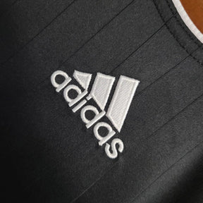 Camisa Retrô Real Madrid 06/07 manga longa - Masculina Adidas - Preta com detalhes em branco
