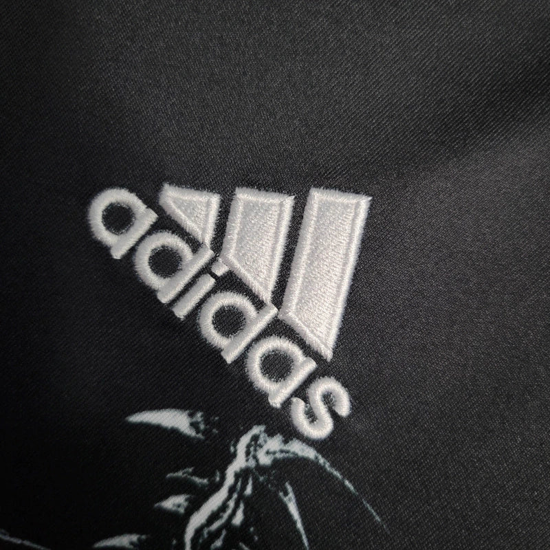Camisa Retrô Real Madrid 2014 manga longa - Masculina Adidas - Preta com detalhes em branco
