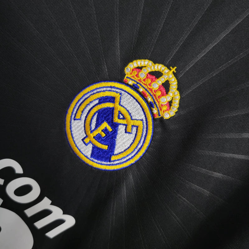 Camisa Retrô Real Madrid II 2010/2011 manga longa - Masculina Adidas - Preta com detalhes em branco e amarelo
