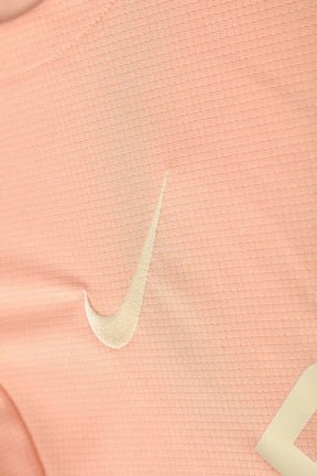Kit Treino adulto - Camisa e Shorts - Chelsea Nike 25/26 - Salmão com detalhes em azul