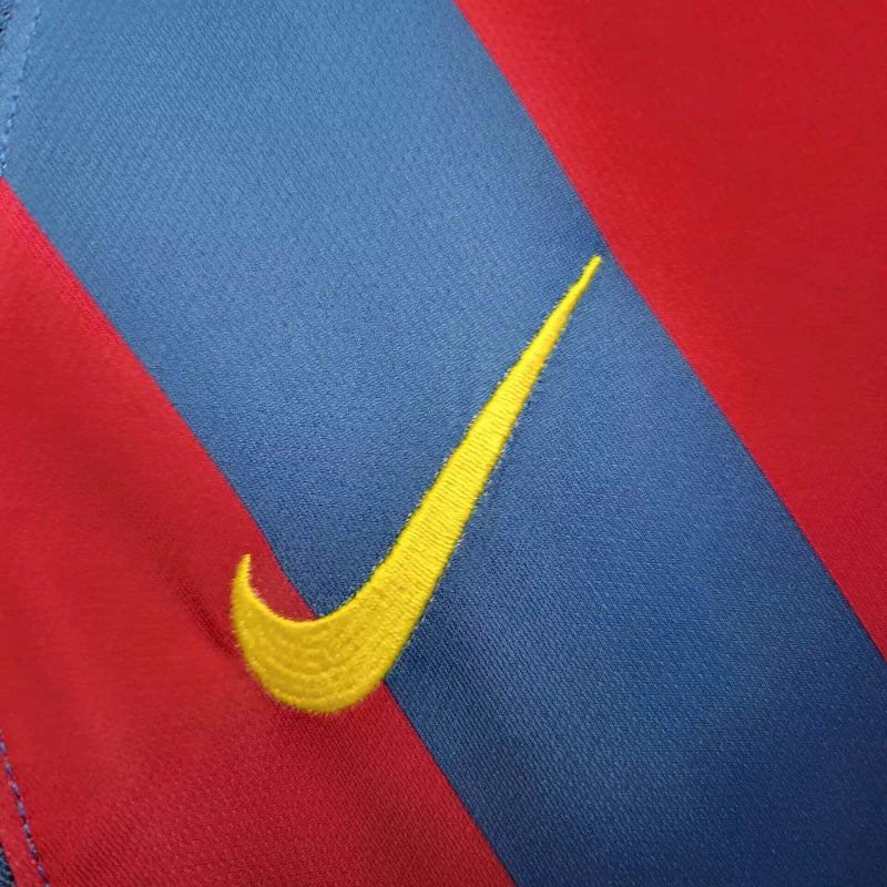 Camisa Retrô Barcelona I 2005/2006 manga longa - Nike Masculina - Vermelha e azul