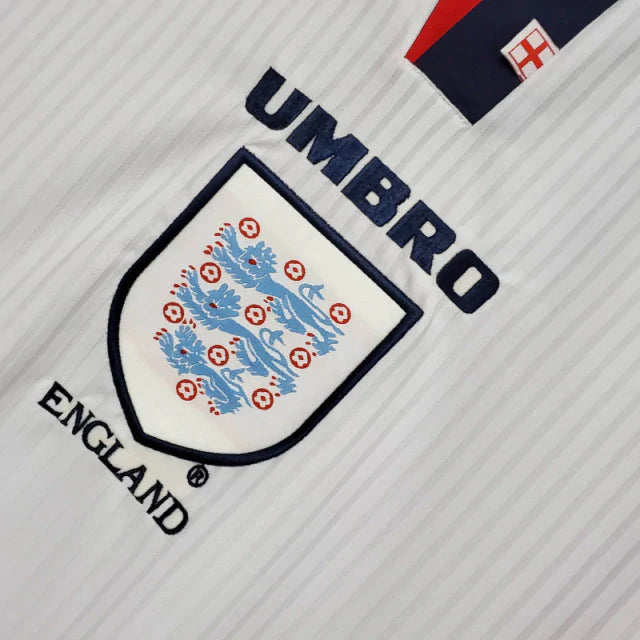 Camisa Retrô Seleção da Inglaterra I 1998 manga longa - Masculina Umbro - Branca com detalhes em azul e vermelho