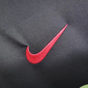 Camisa Retrô Barcelona 2016/2017 manga longa - Nike Masculina - Roxa com detalhes em rosa