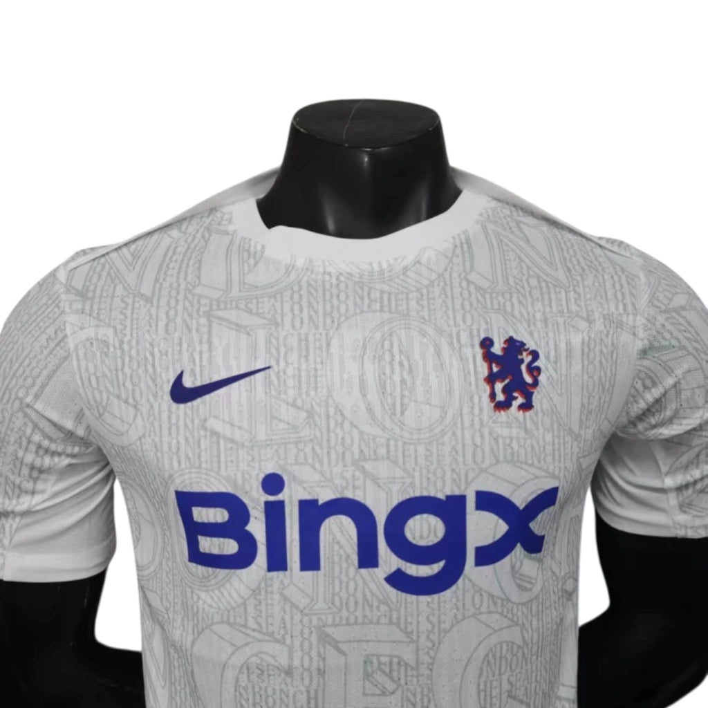 Camisa Chelsea Pré-jogo 25/26 - Jogador Nike Masculina - Branca com detalhes em cinza