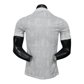 Camisa Chelsea Pré-jogo 25/26 - Jogador Nike Masculina - Branca com detalhes em cinza