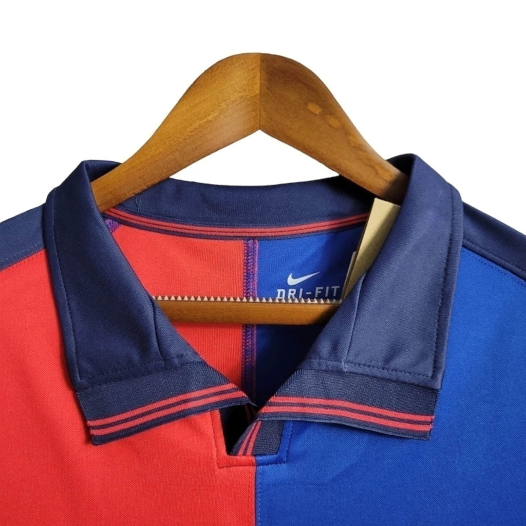 Camisa Retrô Edição Centenário Barcelona 98/99 manga longa - Masculina Nike - Azul e vermelha