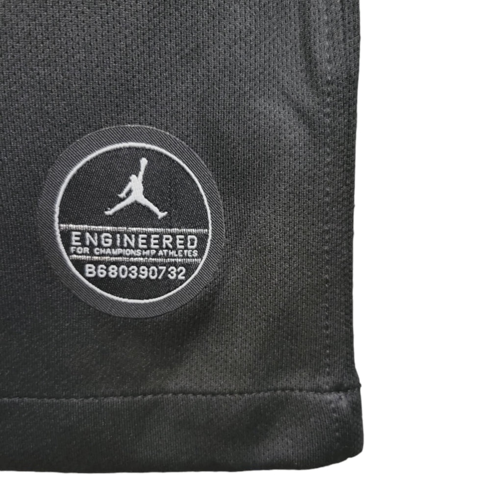 Camisa Retrô Paris Saint German Edição Champions League 2018/2019 manga longa - Masculina Jordan - Preta com detalhes em branco e vermelho