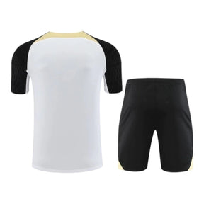 Kit Treino adulto - Camisa e Shorts - Chelsea Nike 23/24 - Branco e preto com detalhes em amarelo