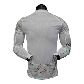 Camisa Seleção Portugal II 25/26 manga longa - Jogador Puma Masculina - Branca com detalhes em verde e vermelho