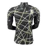 Camisa Chelsea Pré-jogo 25/26 - Jogador Nike Masculina - Preta com detalhes em amarelo