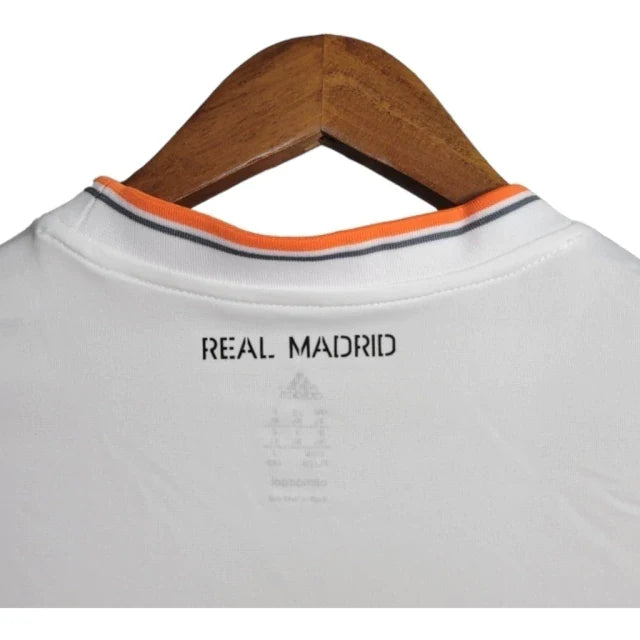 Camisa Retrô Real Madrid I 2013/2014 manga longa - Adidas Masculina - Branca com detalhes em cinza e laranja