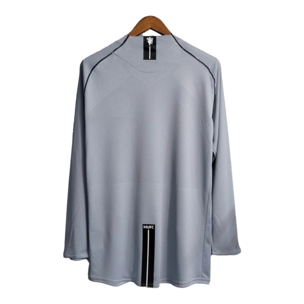 Camisa Retrô Manchester United Goleiro 2007/2008 manga longa - Masculina Nike - Cinza com detalhes em preto