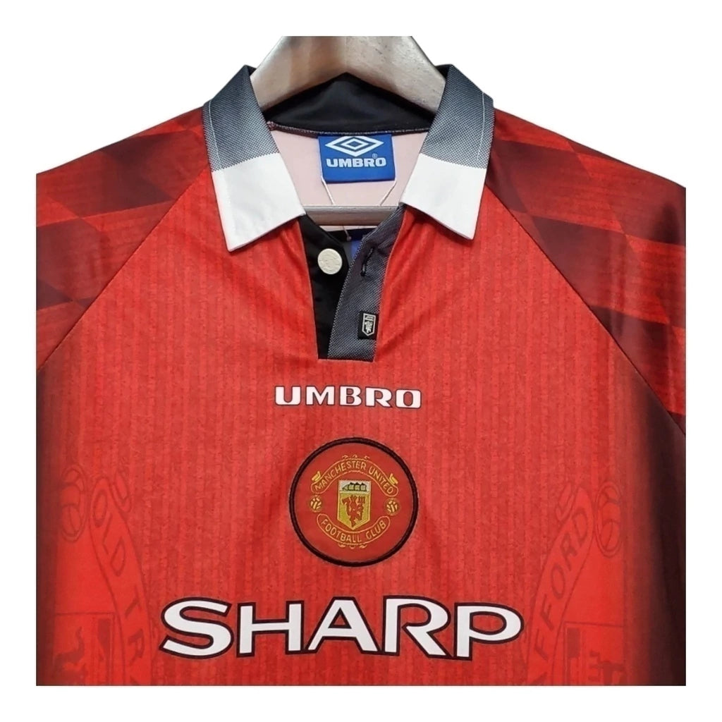 Camisa Retrô Manchester United I 1996 manga longa - Masculina Nike - Vermelha com detalhes em preto