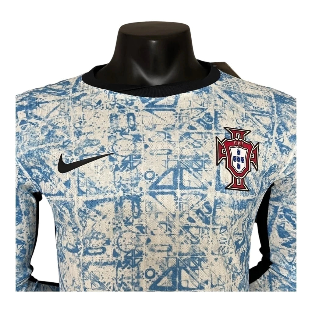 Camisa Seleção de Portugal II 24/25 manga longa - Jogador Nike Masculina - Branca com detalhes em azul