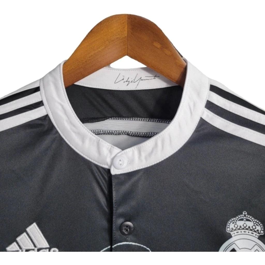 Camisa Retrô Real Madrid 2014 manga longa - Masculina Adidas - Preta com detalhes em branco