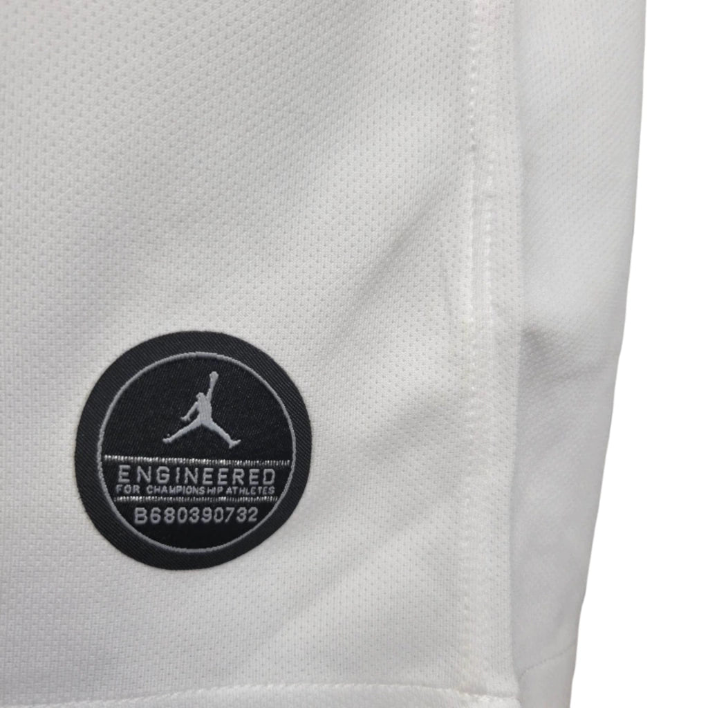 Camisa Retrô Paris Saint German Edição Champions League 2018/2019 manga longa - Masculina Jordan - Branca com detalhes em branco e vermelho e preto