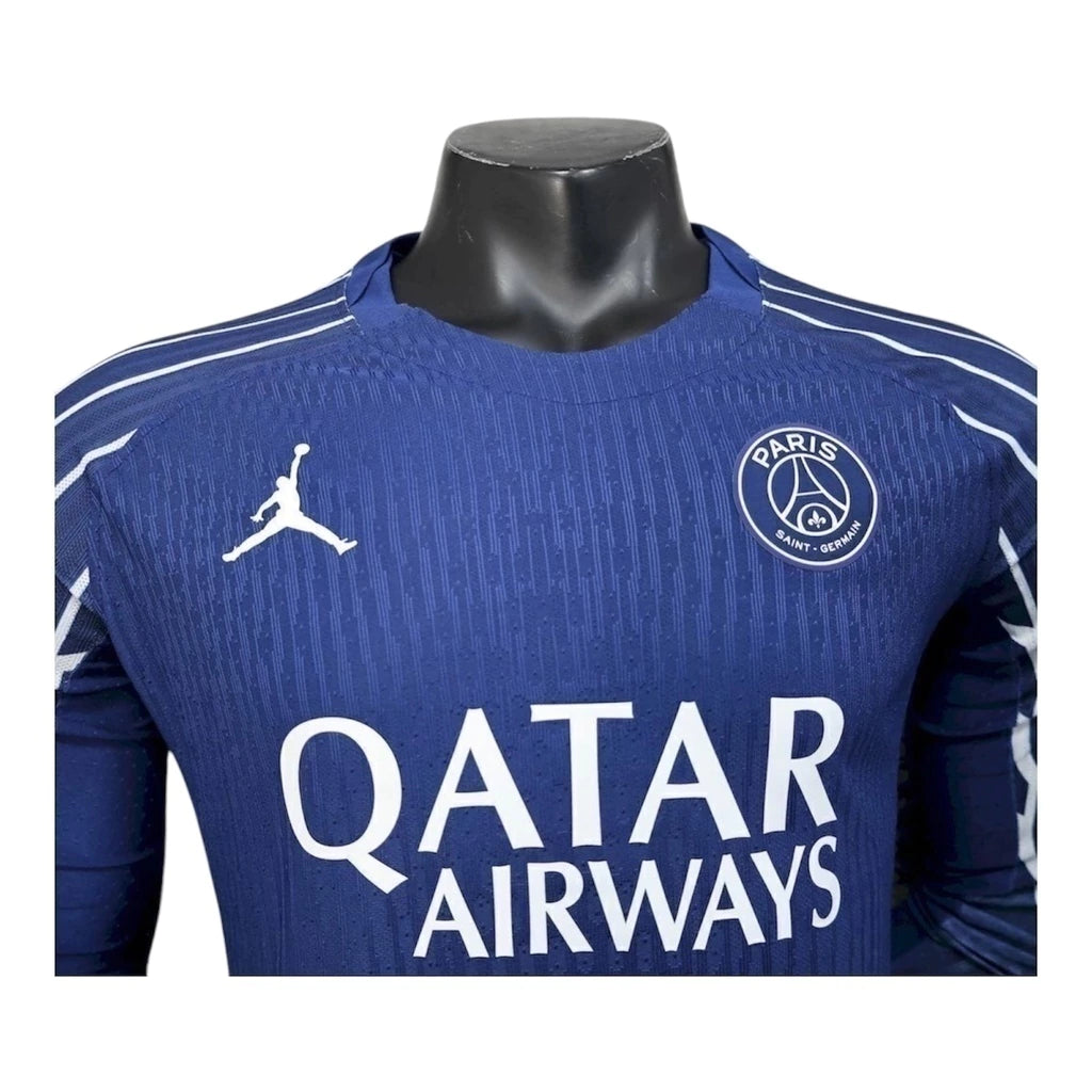 Camisa Paris Saint-Germain Treino 25/26 manga longa - Jogador Jordan Masculina - Azul com detalhes em branco